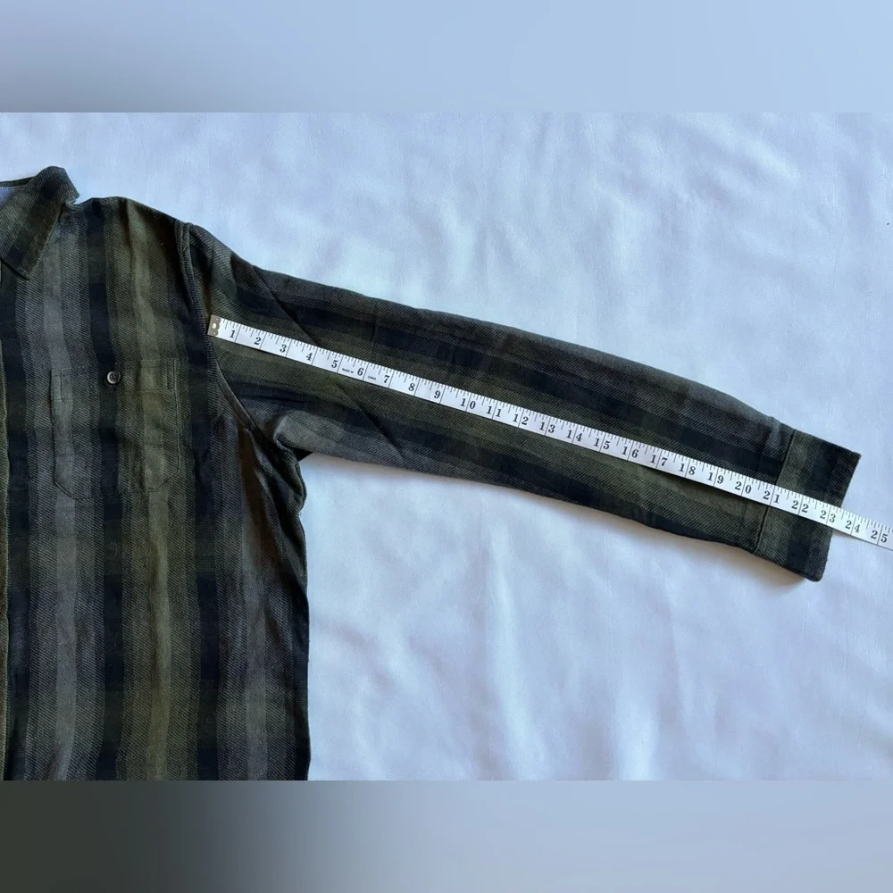 LuxePerformance Men’s  Long Sleeve Shirt Button Down Size Large Stretch Flannel